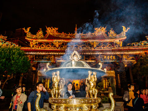 Taipei's Origin & Longshan Temple Walking Tour