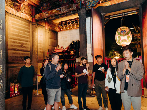 Taipei's Origin & Longshan Temple Walking Tour