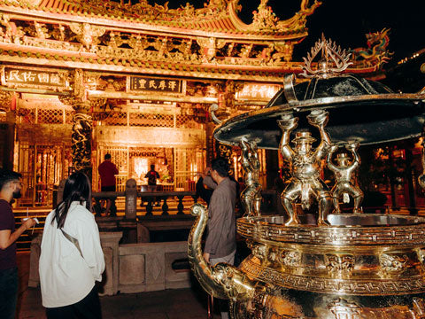 Taipei's Origin & Longshan Temple Walking Tour