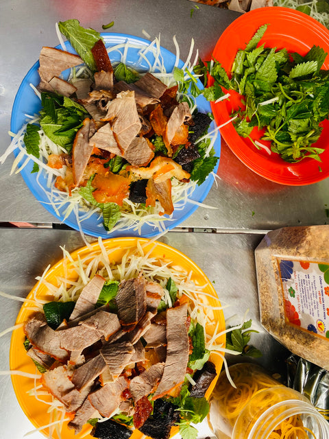Eat Like A Local- Hanoi Street Food & Hidden Path