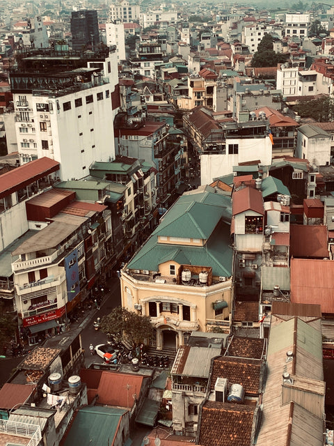 Hanoi Contrasts in the Old Quarter