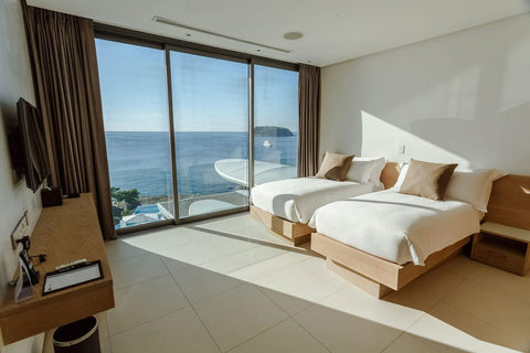Kata Rocks Hotel